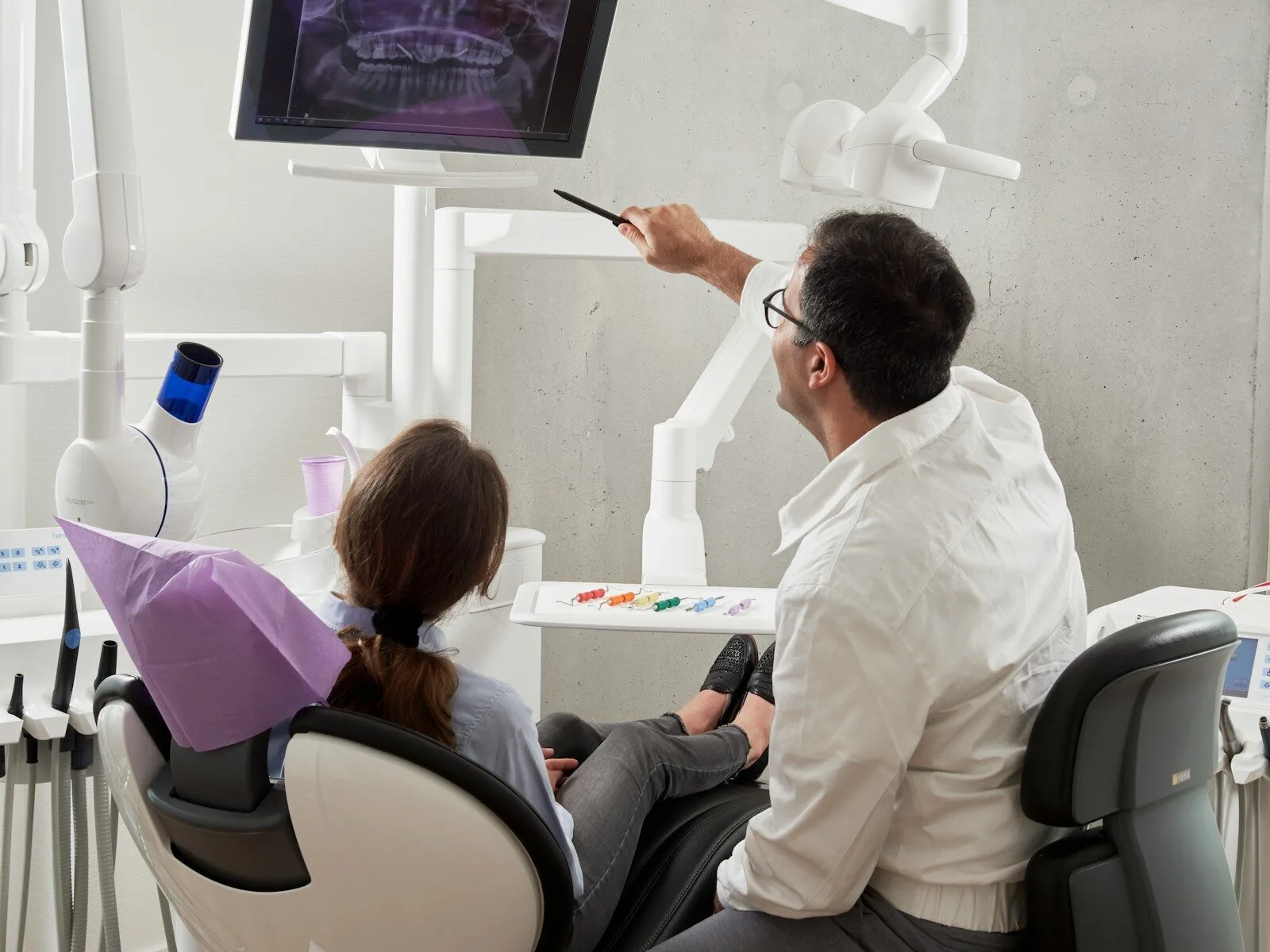 Immagine hero della demo sito dentista con studio moderno