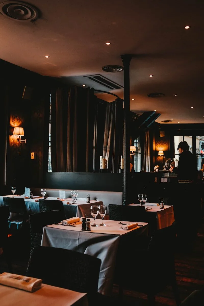 Restaurant table setting gallery image